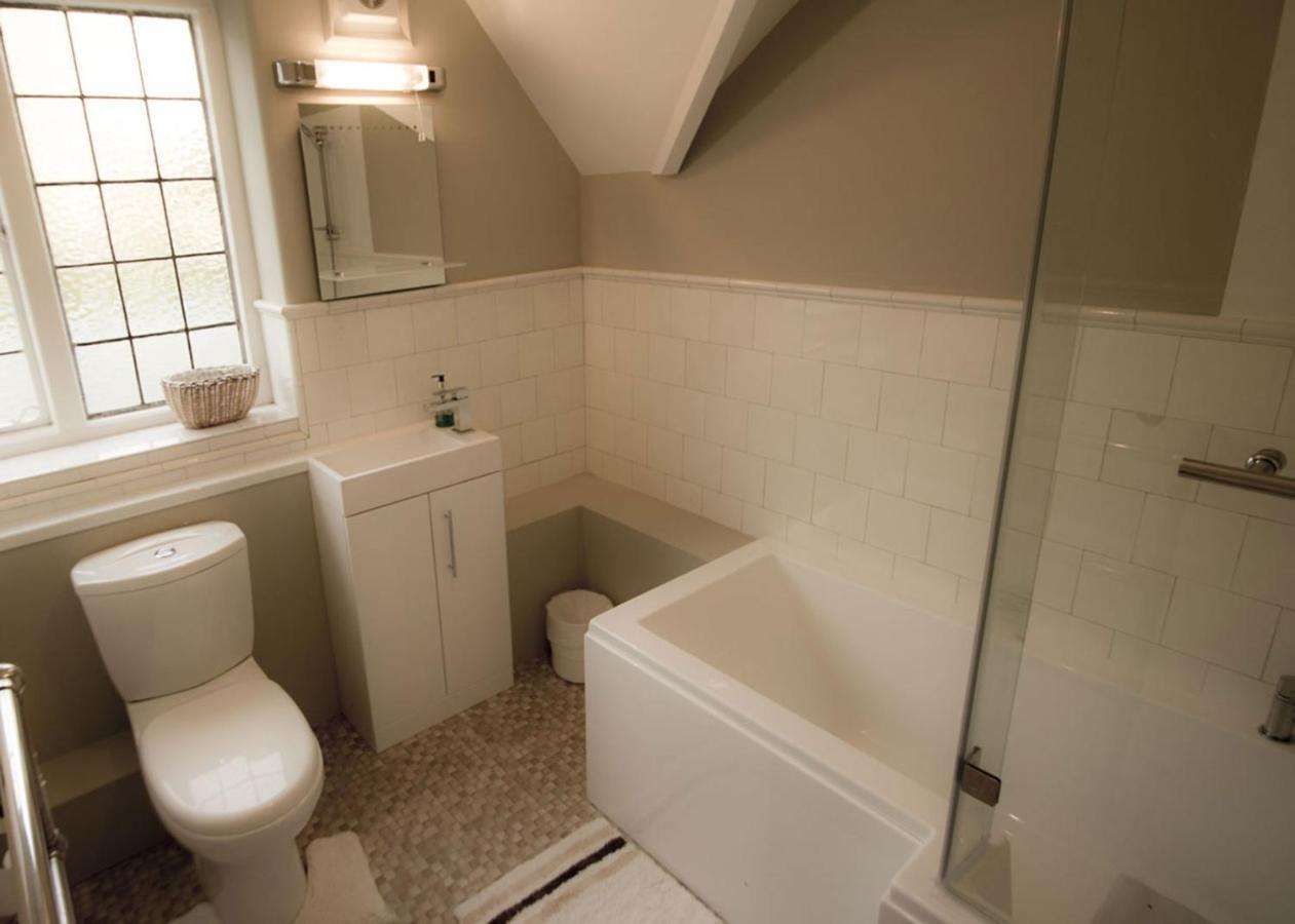 Fern Lodge Guesthouse Hythe  Extérieur photo