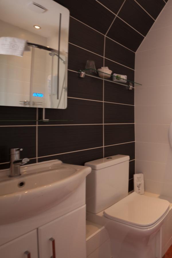Fern Lodge Guesthouse Hythe  Extérieur photo