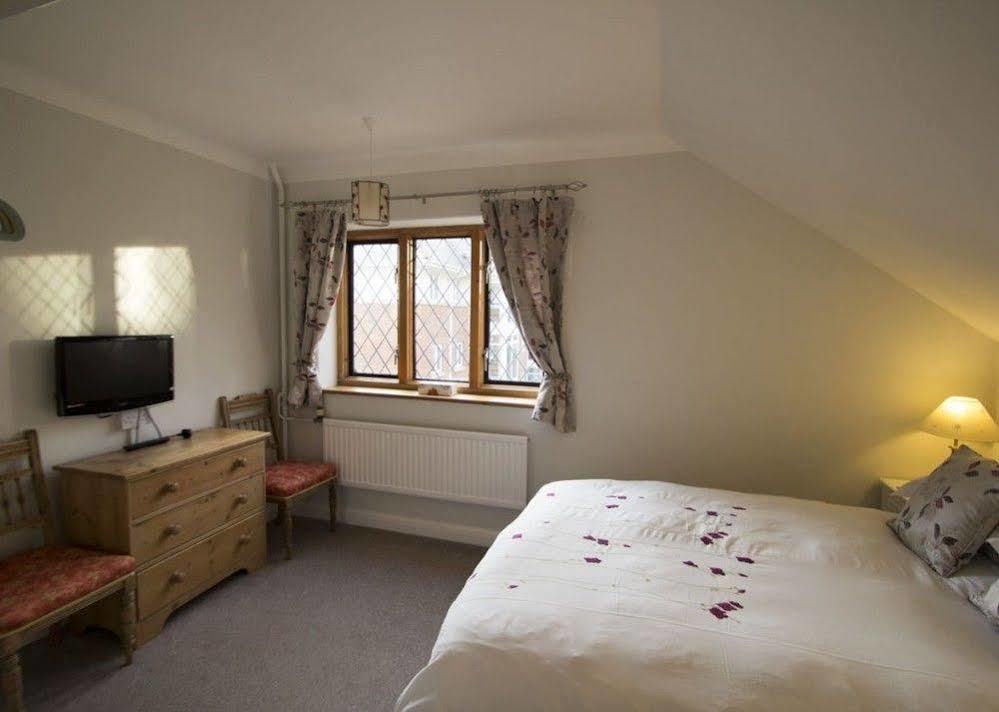 Fern Lodge Guesthouse Hythe  Extérieur photo
