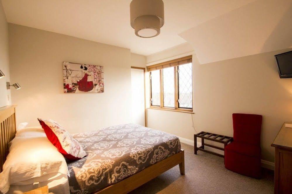 Fern Lodge Guesthouse Hythe  Extérieur photo