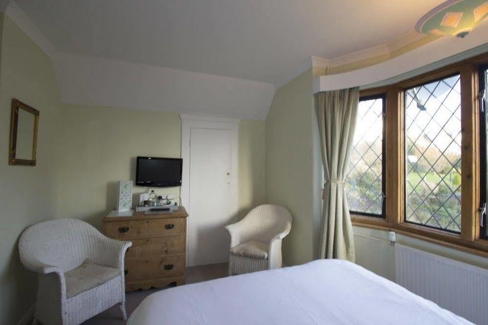 Fern Lodge Guesthouse Hythe  Extérieur photo