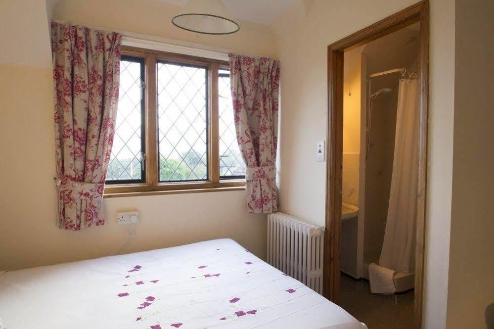 Fern Lodge Guesthouse Hythe  Extérieur photo