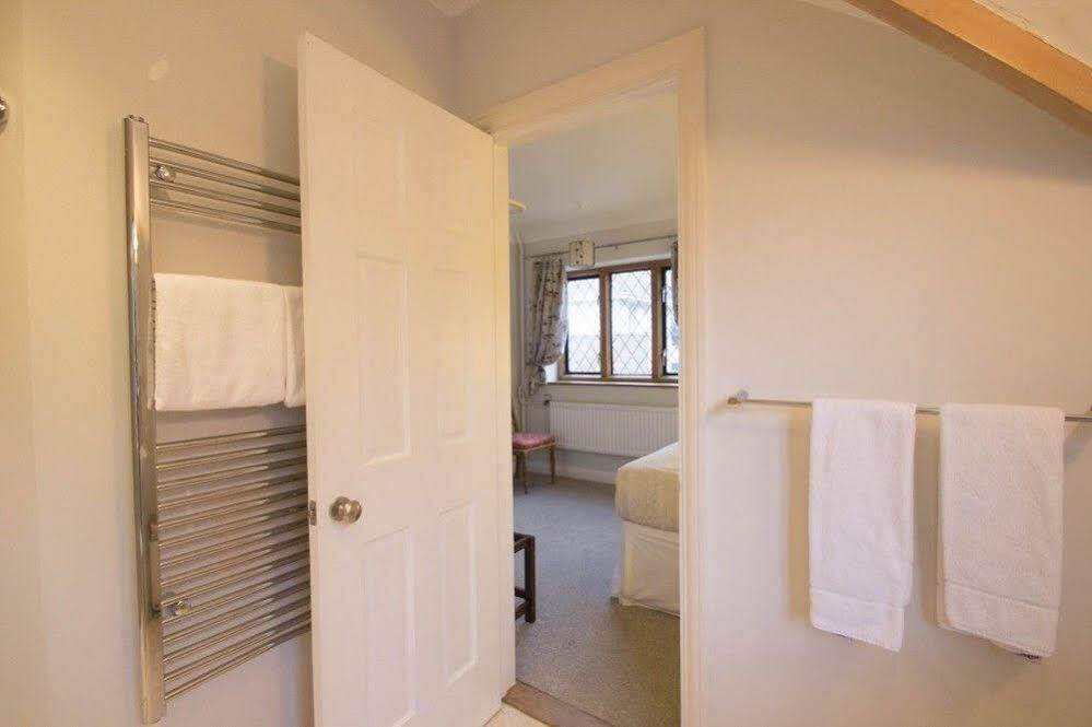 Fern Lodge Guesthouse Hythe  Extérieur photo